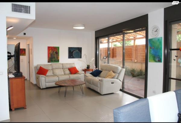 עוזיאל 93 (מתחם נגבה)