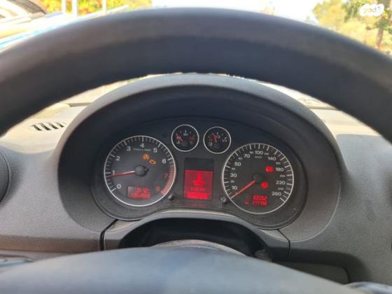 אאודי A3 Attraction אוט' 3 דל' 2.0 (150 כ''ס) בנזין 2004 למכירה בהרצליה