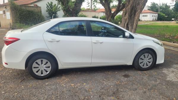 טויוטה קורולה Sun אוט' 1.6 (132 כ"ס) בנזין 2015 למכירה בטבריה