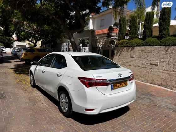 טויוטה קורולה Sun אוט' 1.6 (132 כ"ס) בנזין 2014 למכירה בנתניה