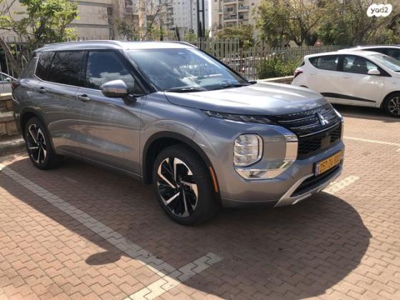 מיצובישי אאוטלנדר Luxury אוט' 7 מק' 2.5 (181 כ"ס) בנזין 2023 למכירה בראשון לציון