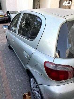 טויוטה יאריס Sol אוט' 1.3 (87 כ''ס) בנזין 2002 למכירה בכפר סבא