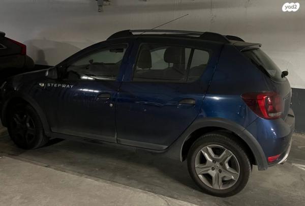 דאצ'יה סנדרו Laureate אוט' בנזין 0.9 (90 כ''ס) בנזין 2017 למכירה בראש העין