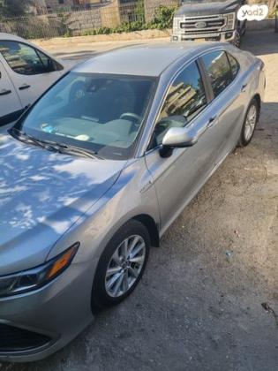 טויוטה קאמרי LE Plus הייבריד אוט' 2.5 (208 כ''ס) בנזין 2022 למכירה בירושלים