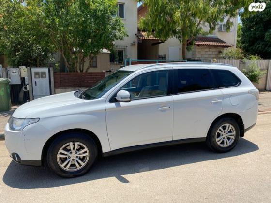 מיצובישי אאוטלנדר Instyle אוט' 5 מק' 2.0 (150 כ"ס) בנזין 2015 למכירה בפרדס חנה כרכור