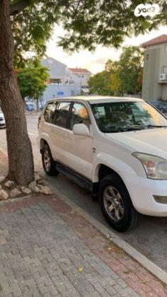 טויוטה לנד קרוזר ארוך 4X4 STD אוט' דיזל 8 מק' 3.0 (173 כ''ס) דיזל 2007 למכירה בהוד השרון