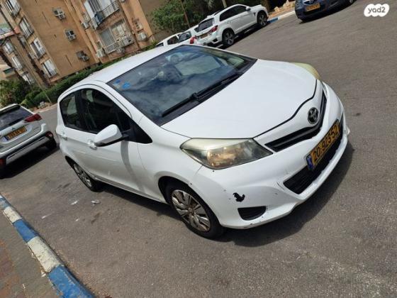 טויוטה יאריס Sol אוט' 1.3 (99 כ"ס) בנזין 2013 למכירה בפתח תקווה