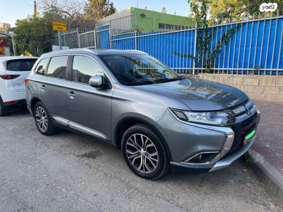 מיצובישי אאוטלנדר Instyle אוט' 7 מק' 2.0 (150 כ"ס) בנזין 2018 למכירה בחולון