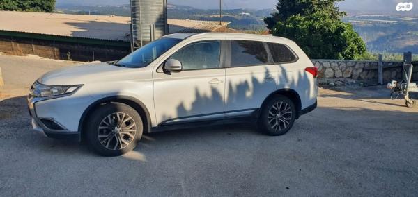 מיצובישי אאוטלנדר Instyle אוט' 7 מק' 2.0 (150 כ"ס) בנזין 2017 למכירה בראש פינה