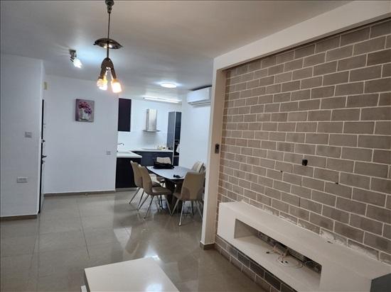 דירה 4 חדרים למכירה בקרית מוצקין | אלמו | נווה גנים