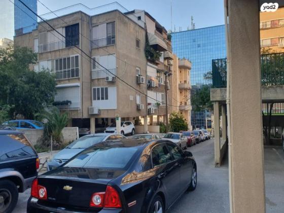 שברולט מאליבו Hi-tech אוט' 2.4 (169 כ''ס) בנזין 2011 למכירה ברמת גן