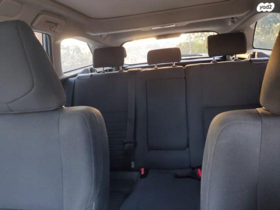 טויוטה אוריס הייבריד TS Sky סטיישן הייבריד אוט' 1.8 (99 כ"ס) בנזין 2016 למכירה בניר יצחק