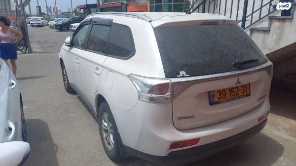 מיצובישי אאוטלנדר Instyle אוט' 7 מק' 2.0 (150 כ"ס) בנזין 2014 למכירה בנתניה