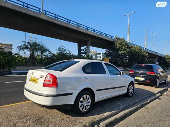 סקודה אוקטביה Ambiente הצ'בק אוט' 1.6 (102 כ''ס) בנזין 2008 למכירה בחיפה