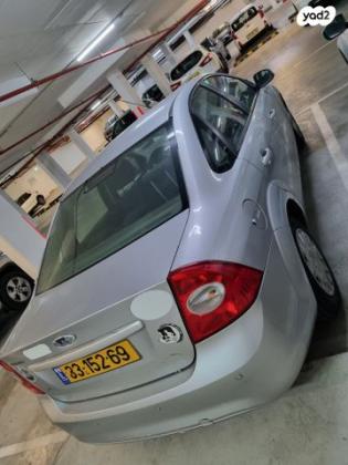 פורד פוקוס Trend סדאן אוט' 1.6 (100 כ''ס) בנזין 2009 למכירה בנתניה