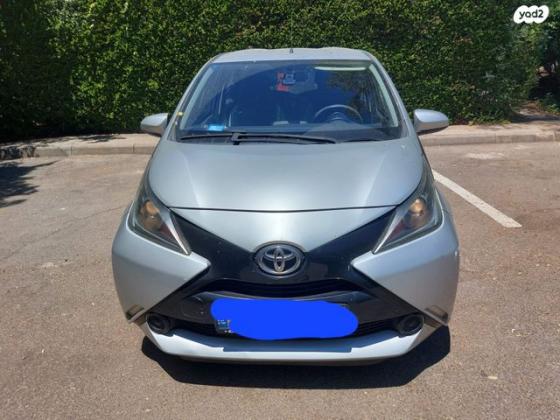 טויוטה אייגו (AYGO) X-Play אוט' 1.0 (69 כ"ס) בנזין 2016 למכירה בחיפה