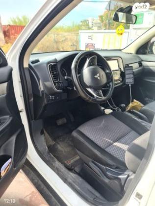 מיצובישי אאוטלנדר Instyle אוט' 7 מק' 2.0 (150 כ"ס) בנזין 2015 למכירה בקרית אתא