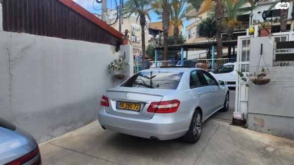 מרצדס E-Class E300 Classic אוט' 3.0 (231 כ''ס) בנזין 2010 למכירה בנהריה