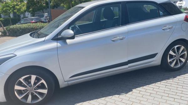 יונדאי i20 Premium אוט' 1.4 (100 כ''ס) בנזין 2017 למכירה בראש העין