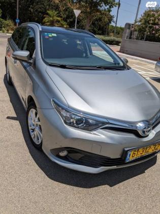 טויוטה אוריס הייבריד TS Sky סטיישן הייבריד אוט' 1.8 (99 כ"ס) בנזין 2015 למכירה בכפר סבא