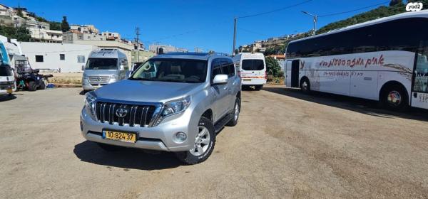 טויוטה לנד קרוזר ארוך 4X4 Luxury אוט' דיזל 7 מק' 2.8 (177 כ"ס) דיזל 2016 למכירה בבית ג'ן