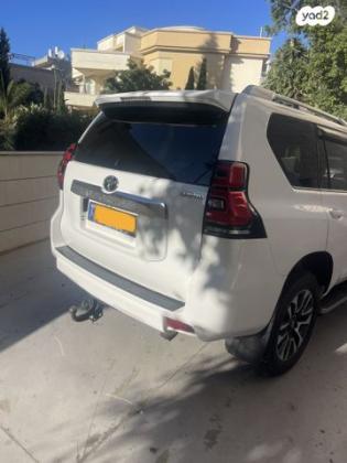 טויוטה לנד קרוזר ארוך Sahara אוט' 7 מק' דיזל 5 דל' 2.8 (204 כ"ס) דיזל 2021 למכירה בנצרת