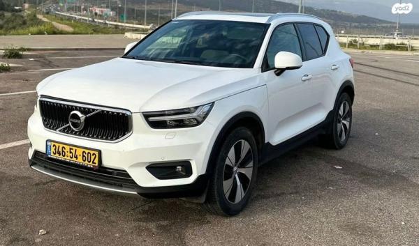 וולוו XC40 T3 Momentum אוט' 1.5 (163 כ''ס) בנזין 2021 למכירה בזרזיר