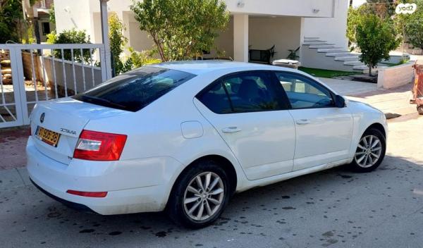 סקודה אוקטביה Style אוט' 1.2 (110 כ"ס) בנזין 2017 למכירה בעומר