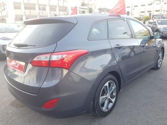יונדאי i30CW Inspire סטיישן אוט' 1.6 (135 כ"ס) בנזין 2016 למכירה בבת ים