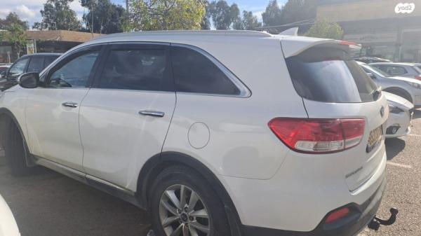 קיה סורנטו Urban אוט' 7 מק' 2.4 (188 כ"ס) בנזין 2016 למכירה בכפר סבא