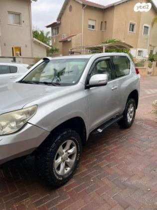 טויוטה לנד קרוזר קצר 4X4 Select 60th אוט' דיזל 3.0 (190 כ''ס) דיזל 2011 למכירה בכפר סבא