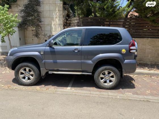 טויוטה לנד קרוזר קצר 4X4 STD אוט' דיזל 3.0 (173 כ''ס) דיזל 2007 למכירה בחרות