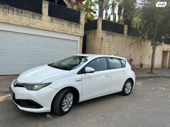 טויוטה אוריס הייבריד TSS הייבריד אוט' 1.8 (99 כ"ס) בנזין 2017 למכירה באחיהוד