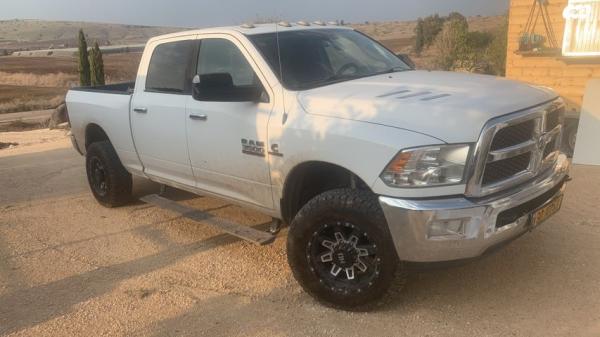 דודג' ראם קצר 4X4 3500 SLT אוט' דיזל 5 מק' 6.7 (370 כ''ס) דיזל 2014 למכירה בבית השיטה