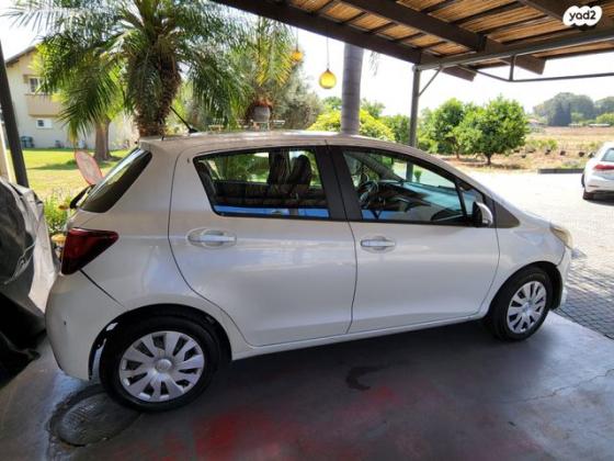 טויוטה יאריס Style אוט' 1.3 (99 כ"ס) בנזין 2015 למכירה במישר