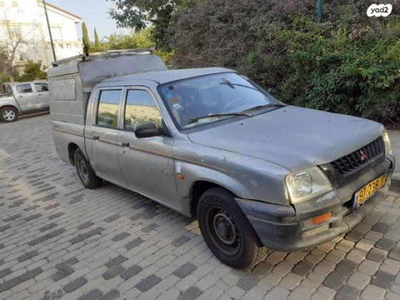 מיצובישי מאגנום 2X4 GL דאבל קבינה ידני דיזל 2.5 (77 כ''ס) דיזל 2000 למכירה בראשון לציון