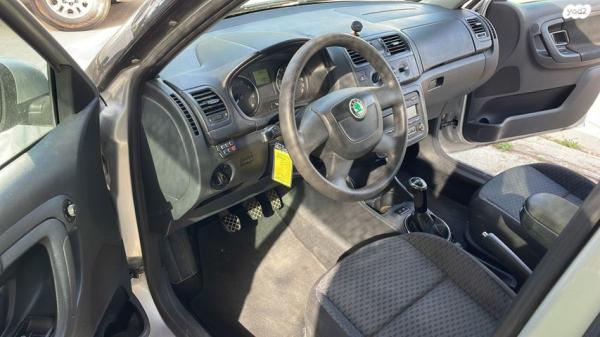 סקודה פאביה Ambiente ידני 1.4 (86 כ''ס) בנזין 2011 למכירה בכפר סבא