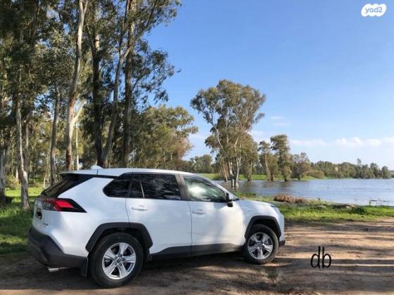 טויוטה RAV4 הייבריד E-xperience הייבריד 5 דל' אוט' 2.5 (178 כ''ס) בנזין 2019 למכירה בפרדס חנה כרכור