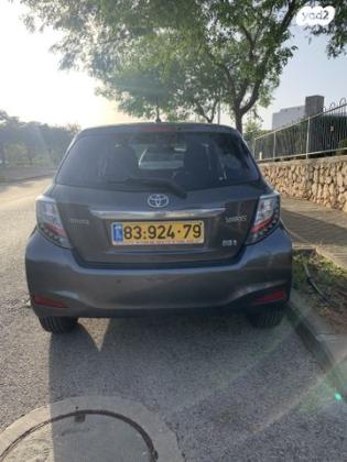 טויוטה יאריס הייבריד Hybrid אוט' 1.5 (74 כ''ס) בנזין 2012 למכירה בנתניה