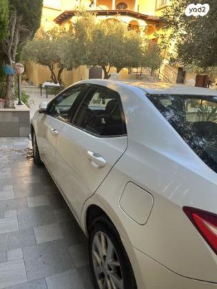 טויוטה קורולה GLI-FL אוט' 1.6 (132 כ''ס) [2013-2016] בנזין 2015 למכירה בג'ת