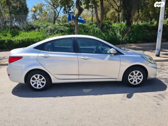 יונדאי i25 Inspire אוט' 1.6 (124 כ"ס) בנזין 2012 למכירה בחולון