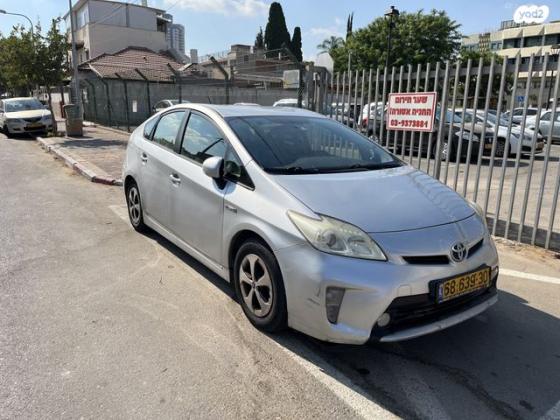 טויוטה פריוס GLI הייבריד אוט' 1.8 (99 כ"ס) בנזין 2014 למכירה בפתח תקווה