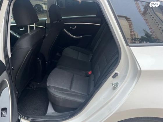 יונדאי i30 Inspire סטיישן אוט' 1.6 (135 כ"ס) בנזין 2013 למכירה בנתניה