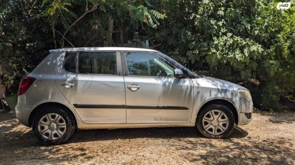 סקודה פאביה Ambiente ידני 1.4 (86 כ''ס) בנזין 2011 למכירה בבית זית