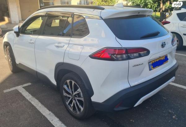 טויוטה קורולה קרוס 4X2 Dynamic אוט' 1.8 (97 כ''ס) בנזין 2023 למכירה בפתח תקווה