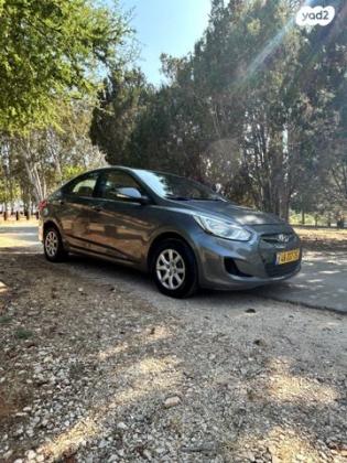 יונדאי i20 Inspire אוט' 1.4 (100 כ"ס) [2009-2015] בנזין 2011 למכירה בנתניה
