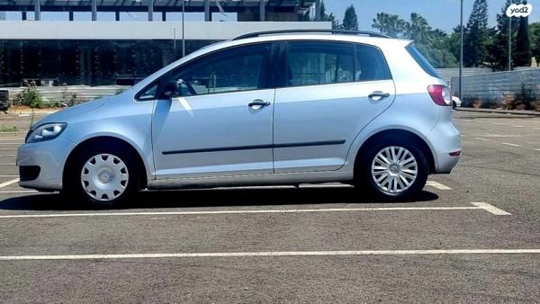 פולקסווגן גולף Trendline אוט' 5 דל' 1.2 (105 כ''ס) [2011-2013] בנזין 2012 למכירה בנתניה