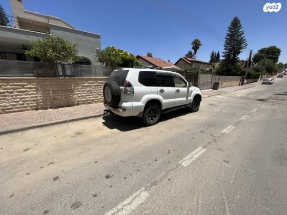 טויוטה לנד קרוזר ארוך 4X4 Luxury אוט' דיזל 8 מק' 3.0 (166 כ''ס) דיזל 2005 למכירה במיתר u002F כרמית