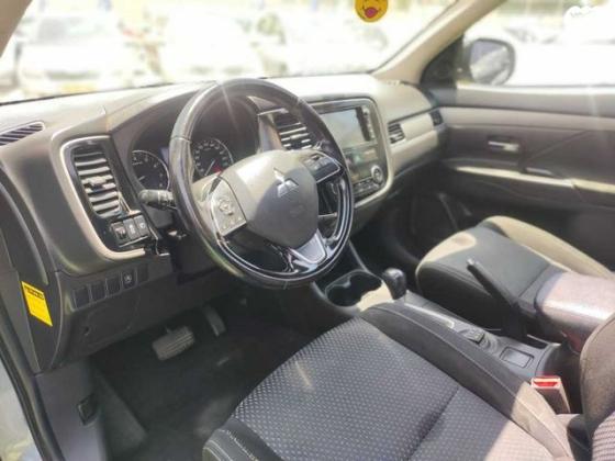 מיצובישי אאוטלנדר Instyle אוט' 7 מק' 2.0 (150 כ"ס) בנזין 2015 למכירה במודיעין מכבים רעות
