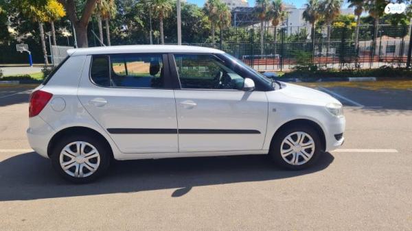 סקודה פאביה Ambition אוט' 1.2 (110 כ''ס) בנזין 2015 למכירה בנתניה